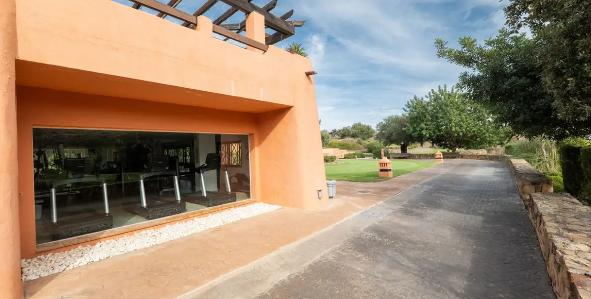 Venta de apartamento en planta baja en La Mairena 25