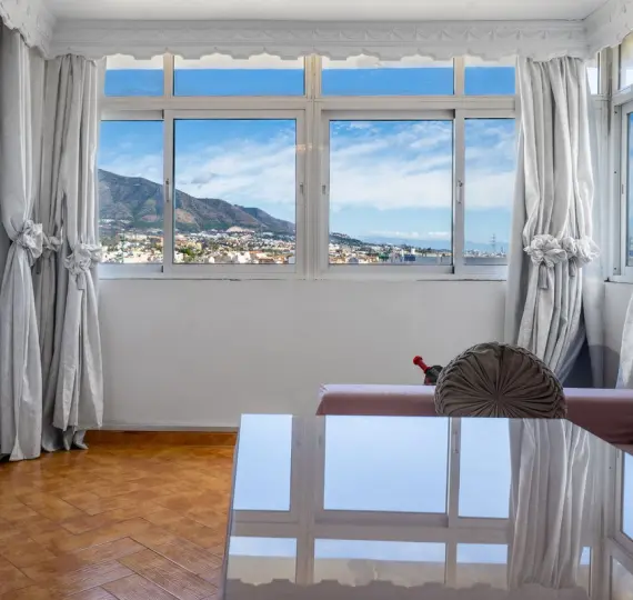 Продажа апартаментов на среднем этаже в Mijas