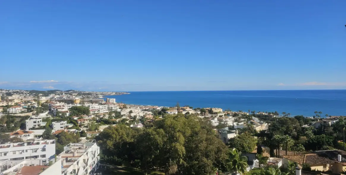 Продажа апартаментов на среднем этаже в Miraflores 1