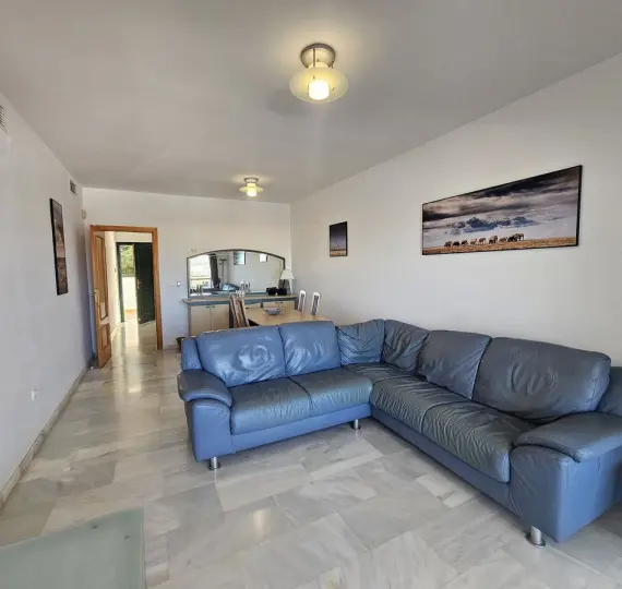 Продажа апартаментов на среднем этаже в Miraflores