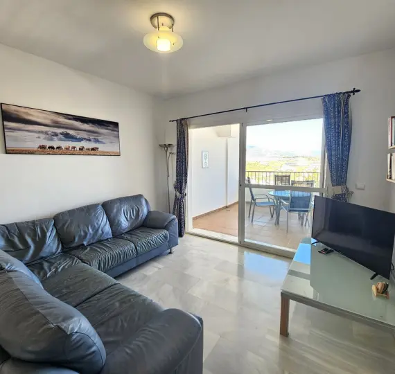 Продажа апартаментов на среднем этаже в Miraflores