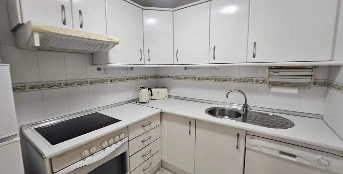 Sale of middle floor apartment in Miraflores 21