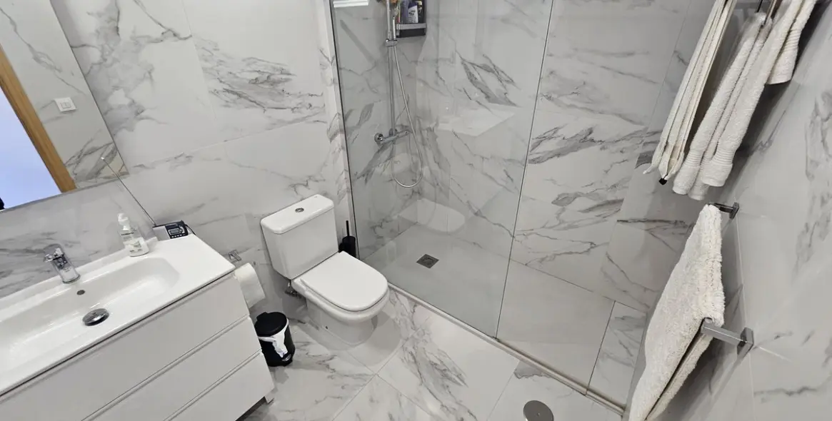 Sale of middle floor apartment in Miraflores 27