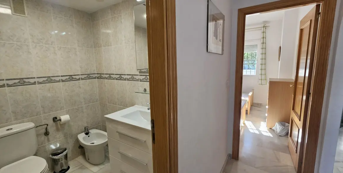 Sale of middle floor apartment in Miraflores 31