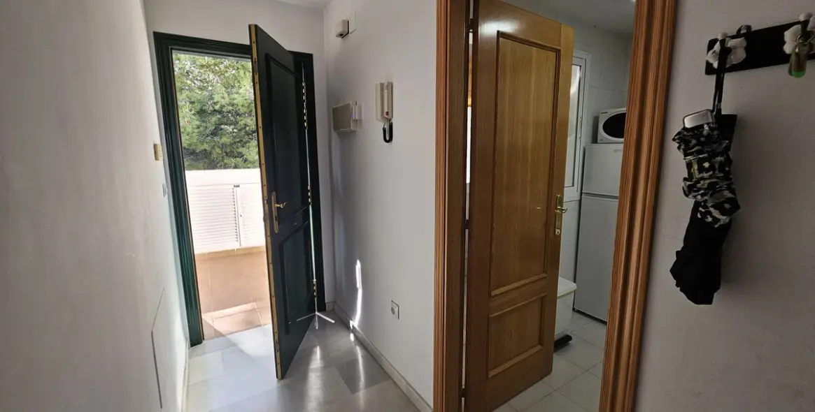 Sale of middle floor apartment in Miraflores 32