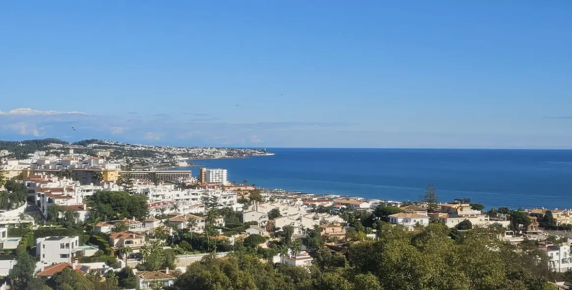 Sale of middle floor apartment in Miraflores 35