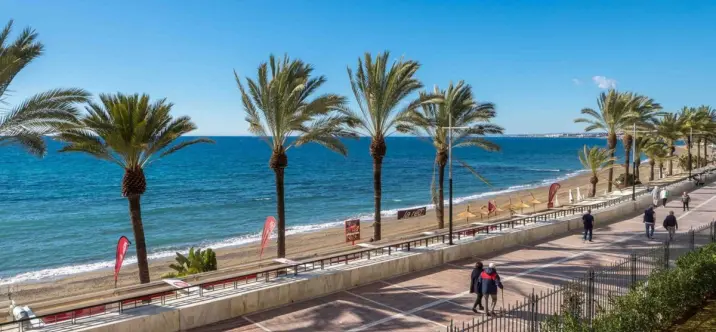 Sale of middle floor apartment in Marbella 0