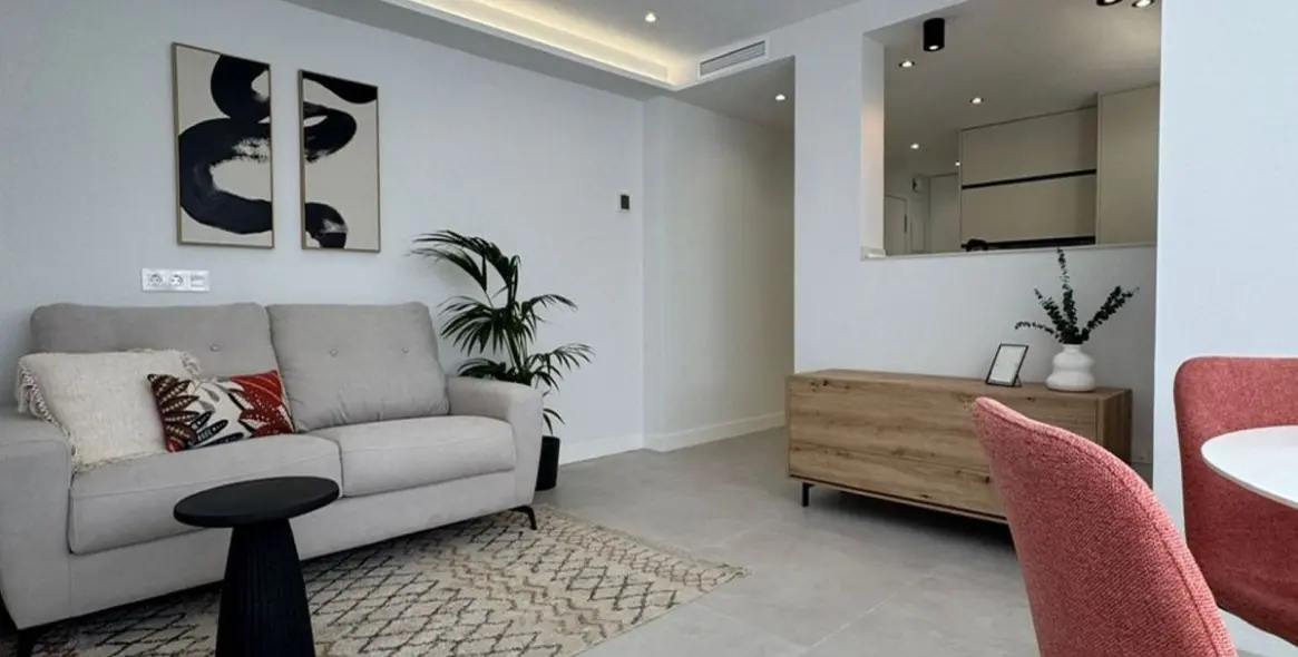 Sale of middle floor apartment in Marbella 3