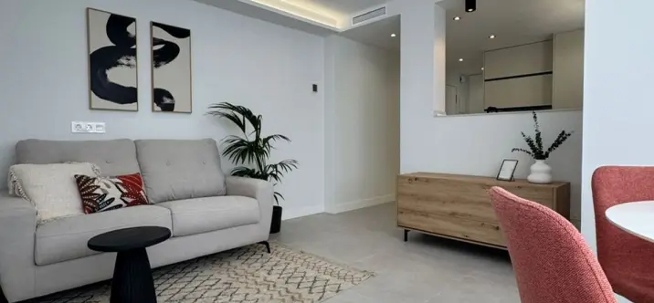 Sale of middle floor apartment in Marbella 2