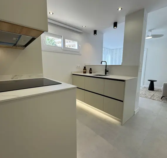 Sale of middle floor apartment in Marbella