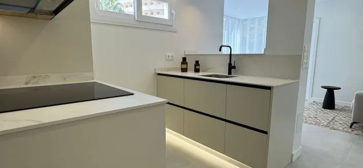 Sale of middle floor apartment in Marbella 4