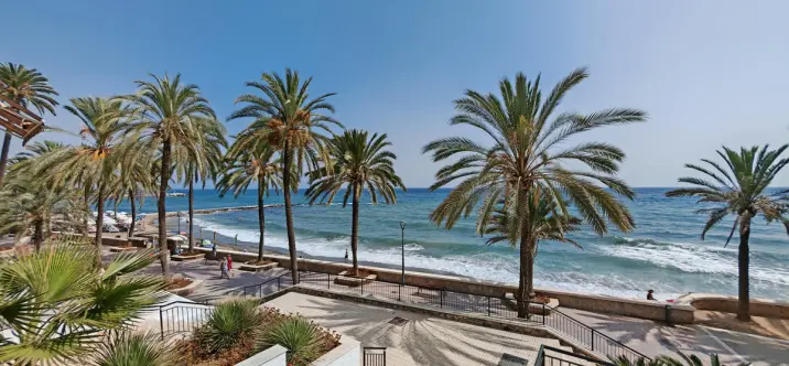 Sale of middle floor apartment in Marbella 0