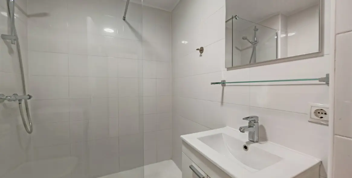 Sale of middle floor apartment in Marbella 8