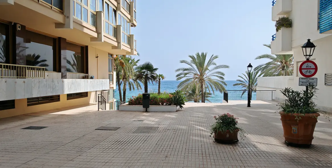 Sale of middle floor apartment in Marbella 10