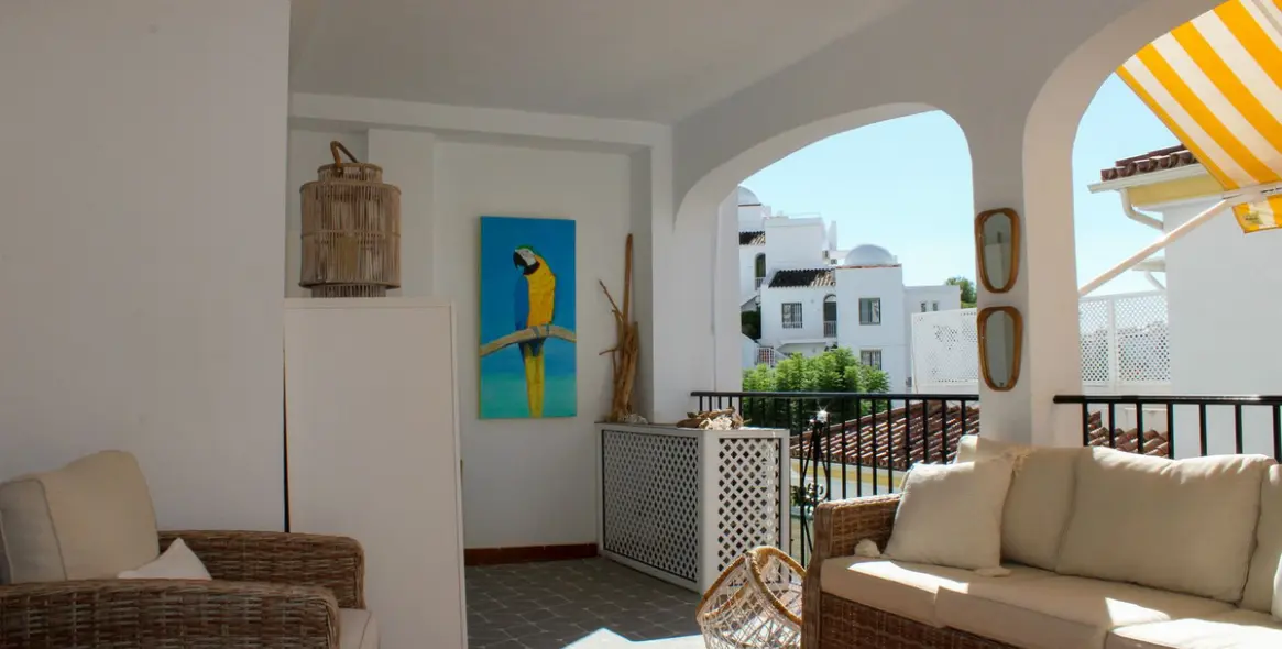 Sale of middle floor apartment in Nerja 1