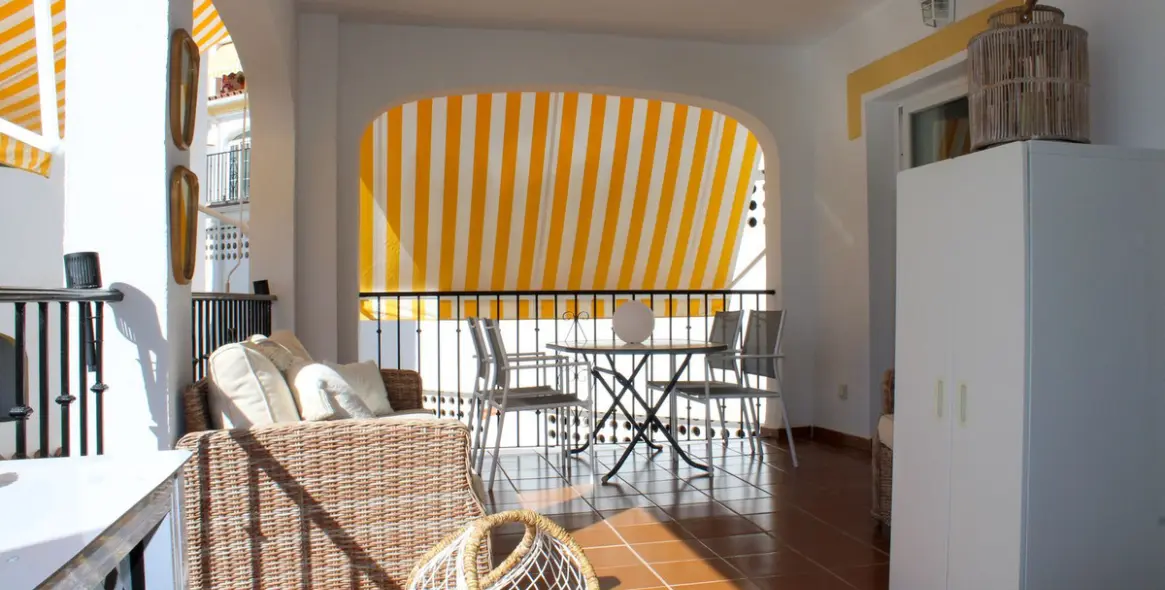 Sale of middle floor apartment in Nerja 2