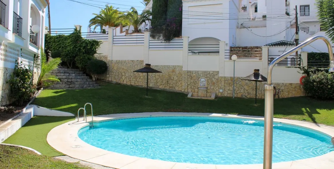Sale of middle floor apartment in Nerja 3