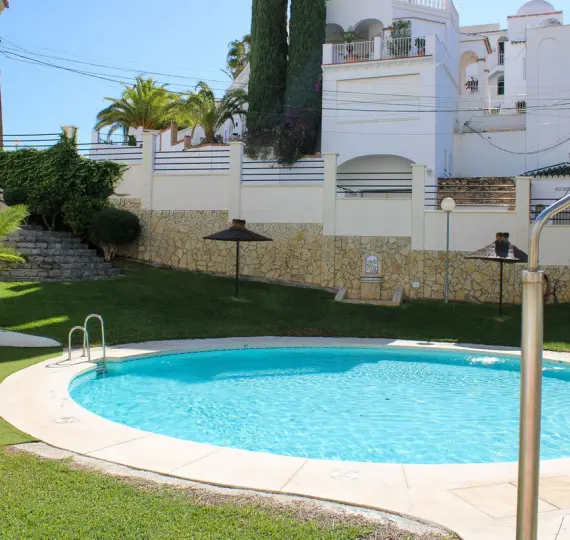 Sale of middle floor apartment in Nerja