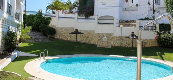 Sale of middle floor apartment in Nerja 2