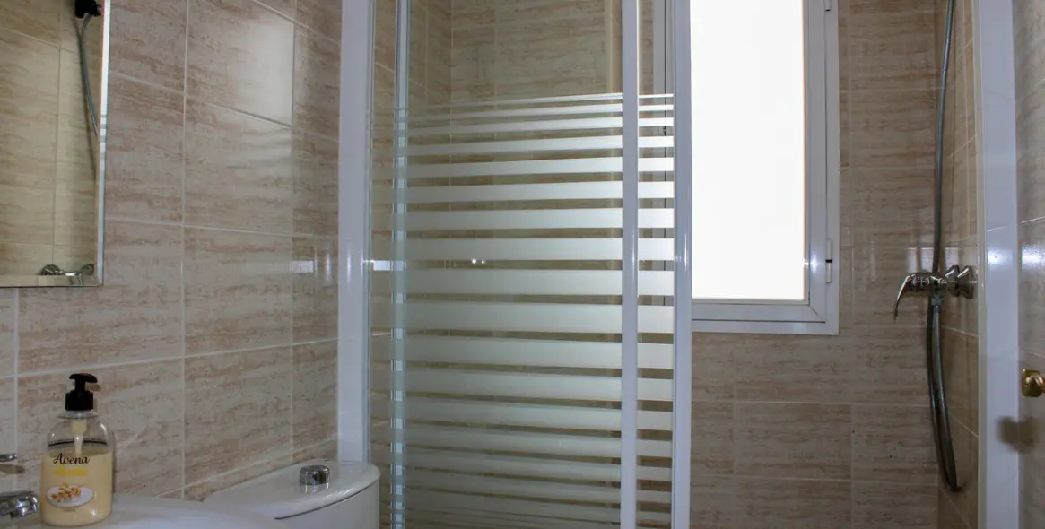 Sale of middle floor apartment in Nerja 12