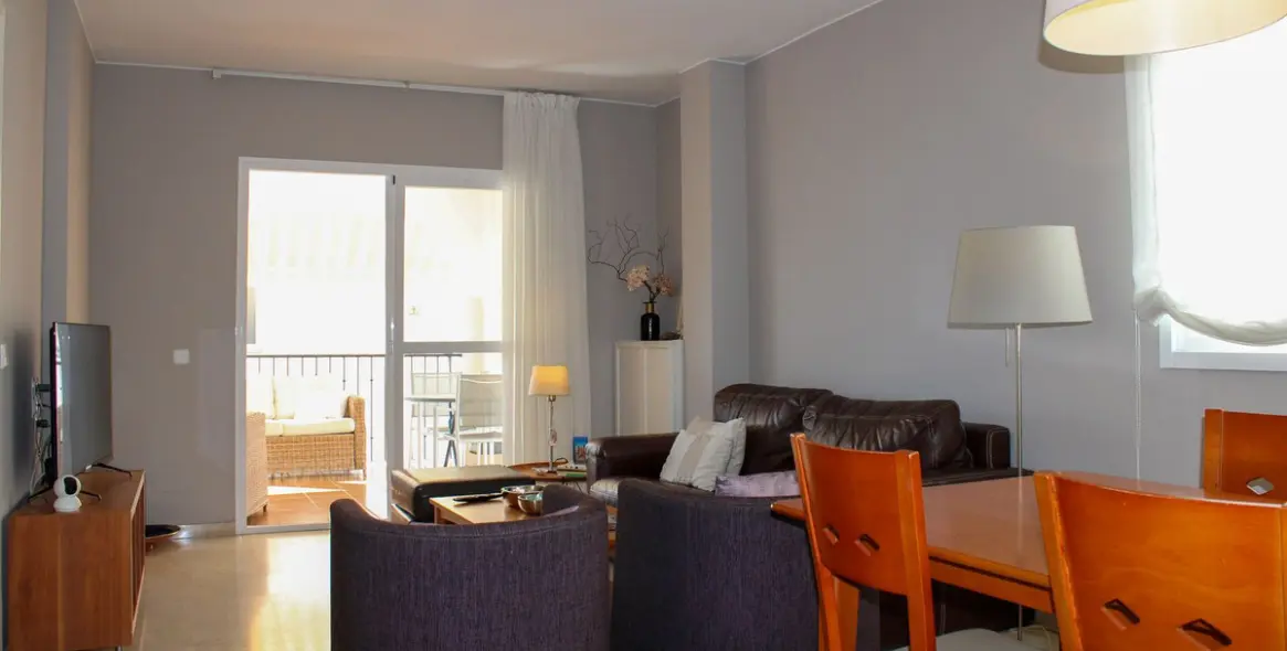 Sale of middle floor apartment in Nerja 13