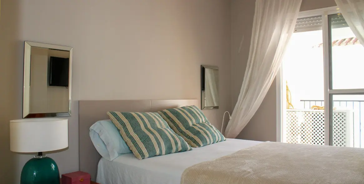 Sale of middle floor apartment in Nerja 17