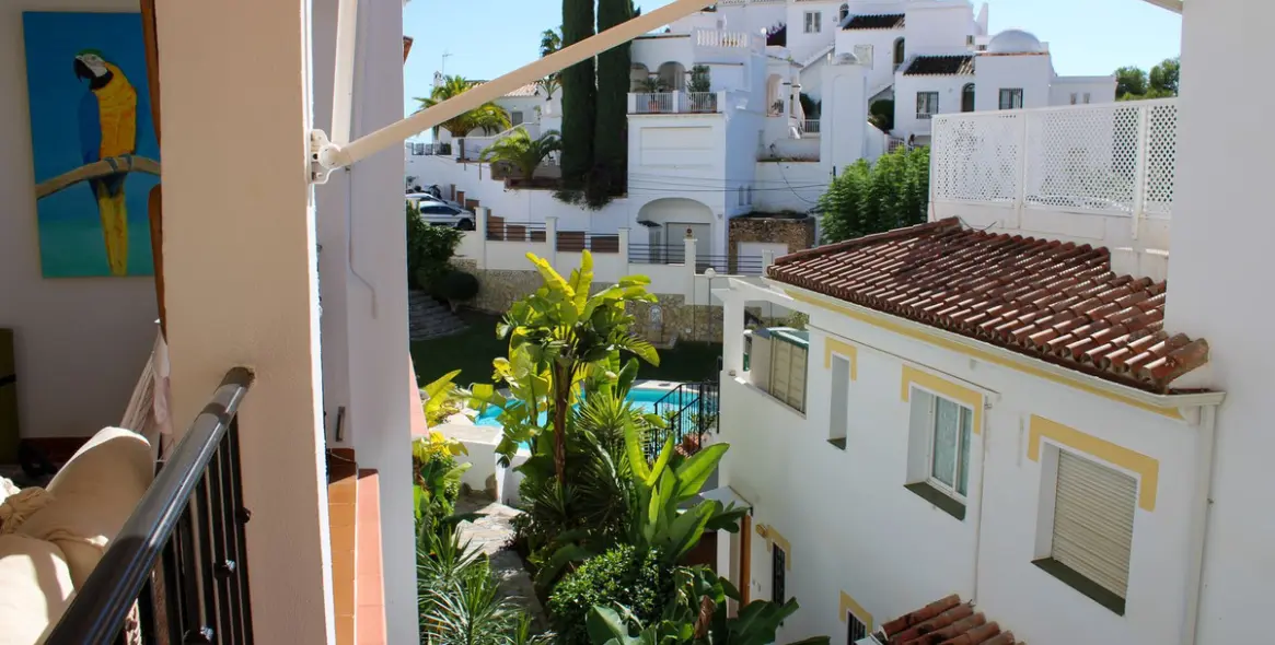 Sale of middle floor apartment in Nerja 21