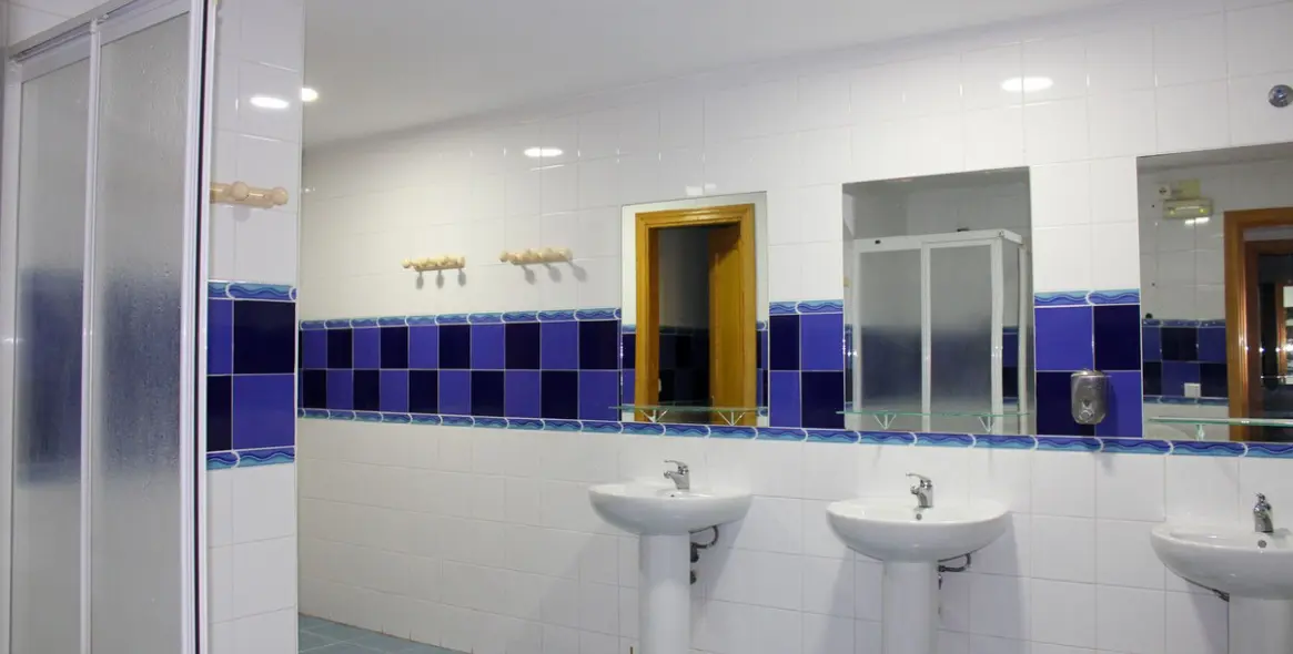 Sale of middle floor apartment in Nerja 26