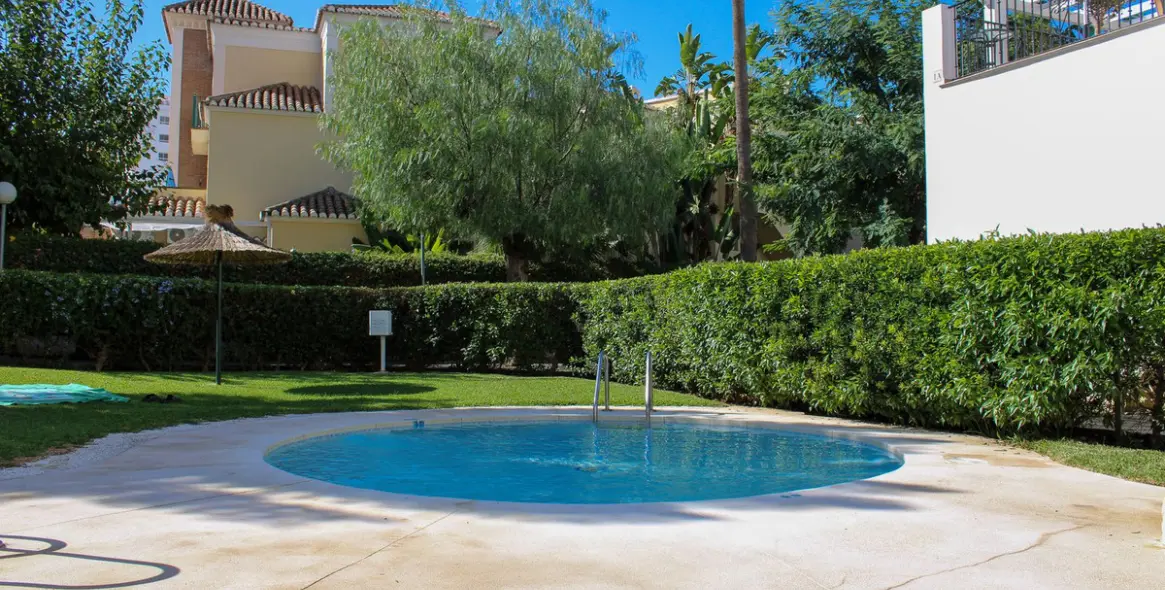 Sale of middle floor apartment in Nerja 31