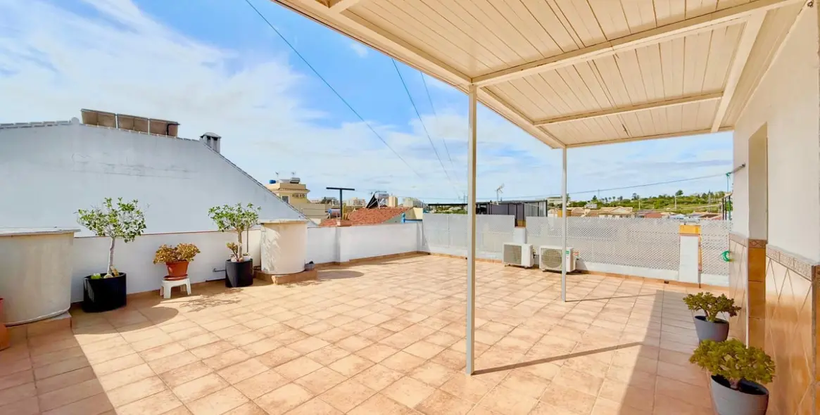 Sale of townhouse in Los Pacos 1