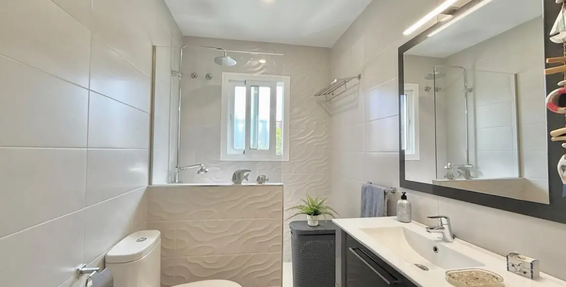 Sale of townhouse in Los Pacos 13