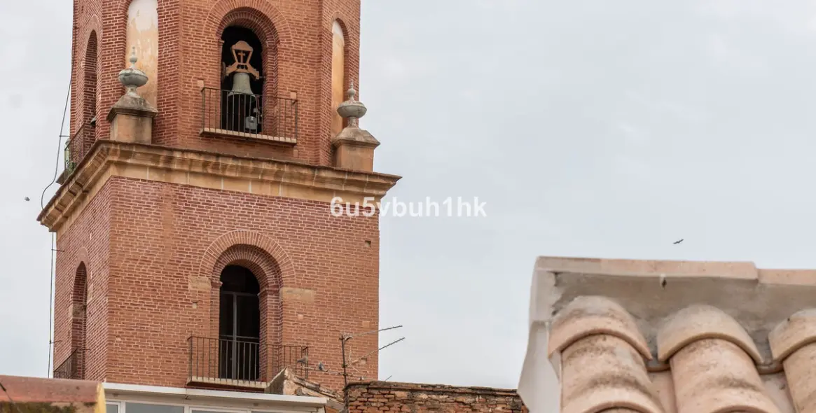 Sale of middle floor apartment in Málaga Centro 25