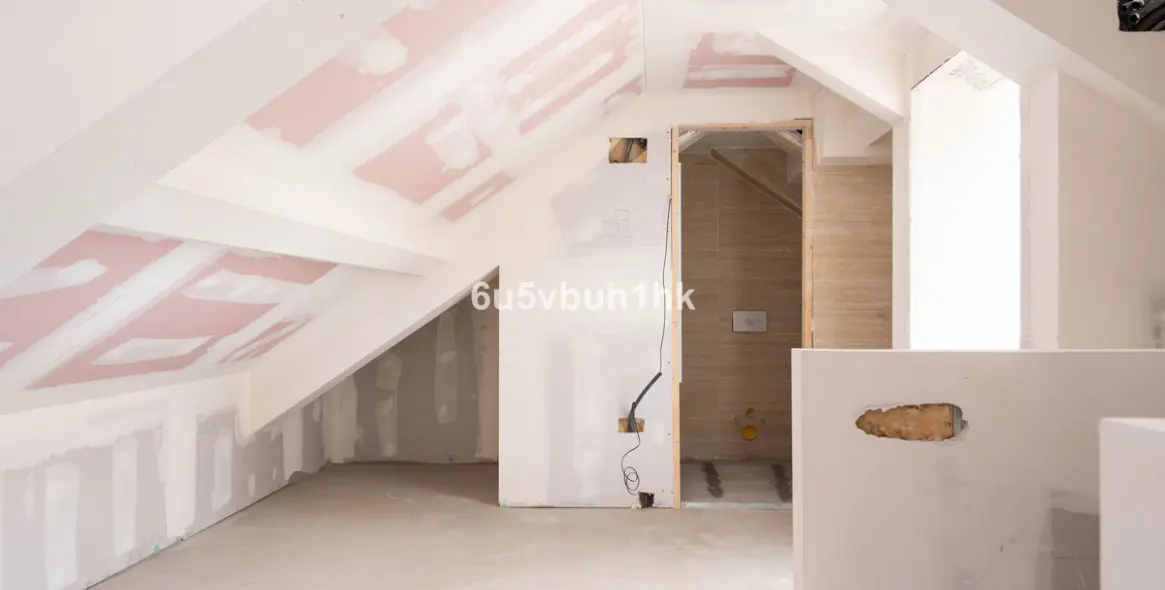 Sale of middle floor apartment in Málaga Centro 28