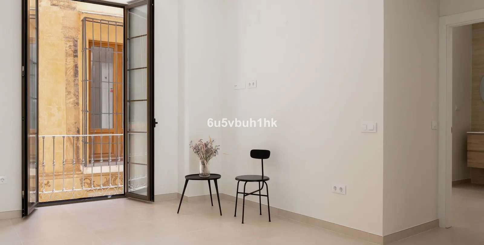 Sale of ground floor apartment in Málaga Centro 46