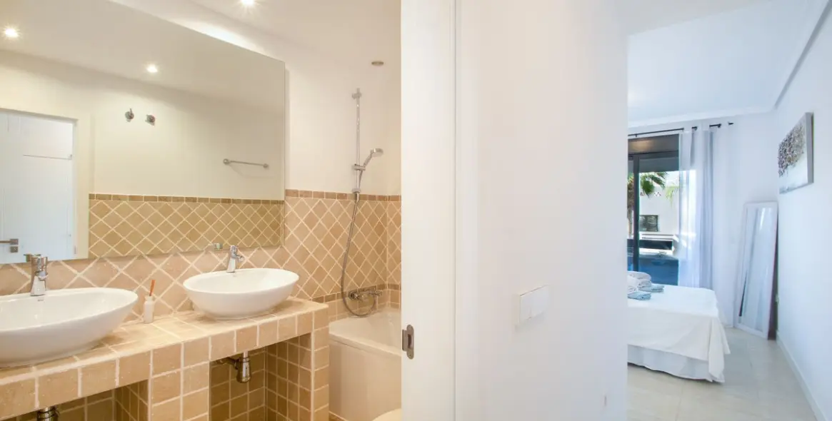 Sale of ground floor apartment in Selwo 8