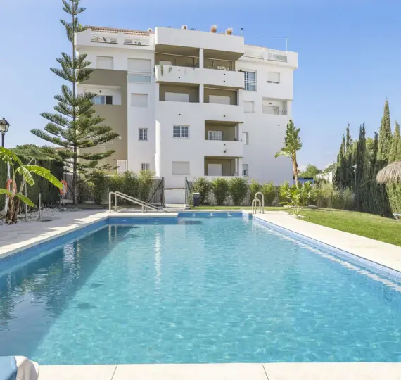 Sale of middle floor apartment in Marbella