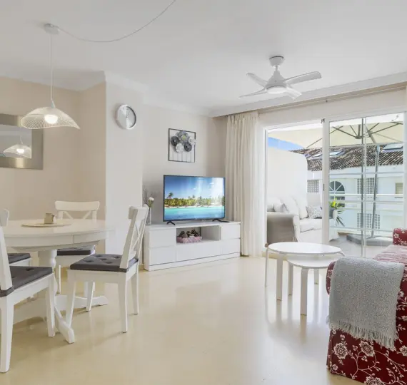 Sale of middle floor apartment in Marbella