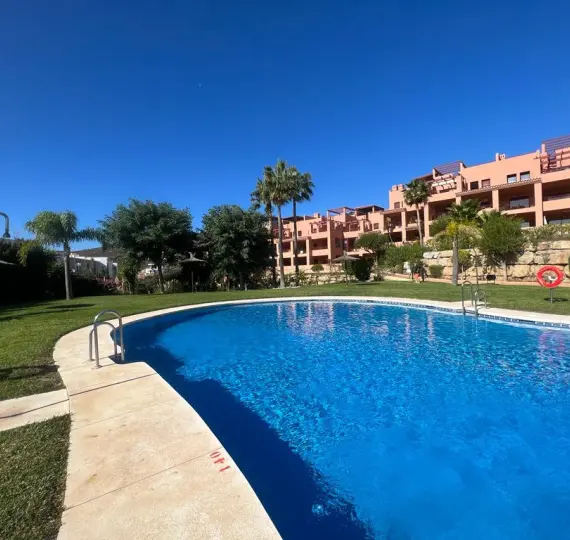 Продажа апартаментов на первом этаже в Manilva