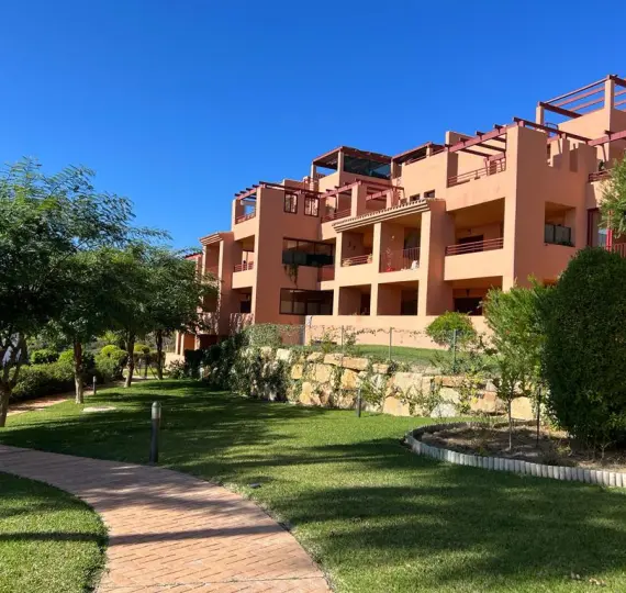 Продажа апартаментов на первом этаже в Manilva