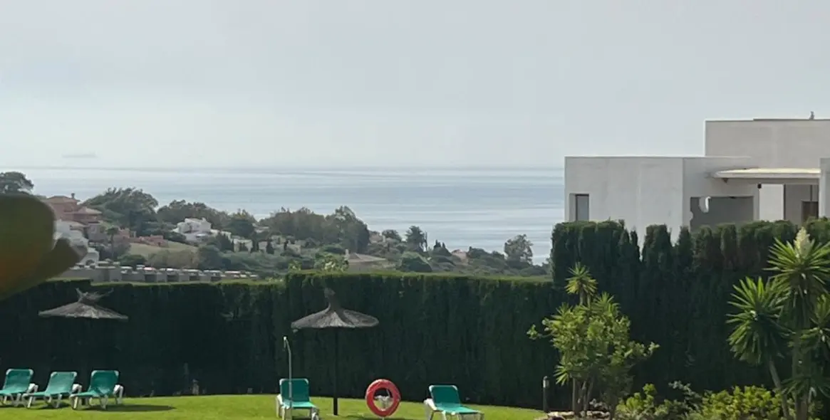 Sale of ground floor apartment in Manilva 25