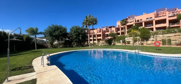 Sale of ground floor apartment in Manilva 1