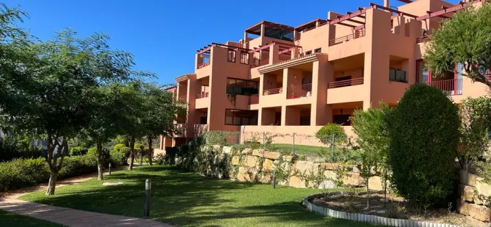 Sale of ground floor apartment in Manilva 2