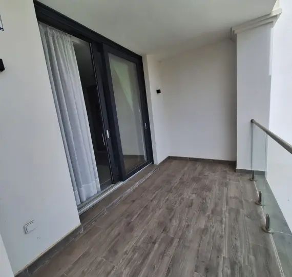 Продажа апартаментов на первом этаже в Manilva