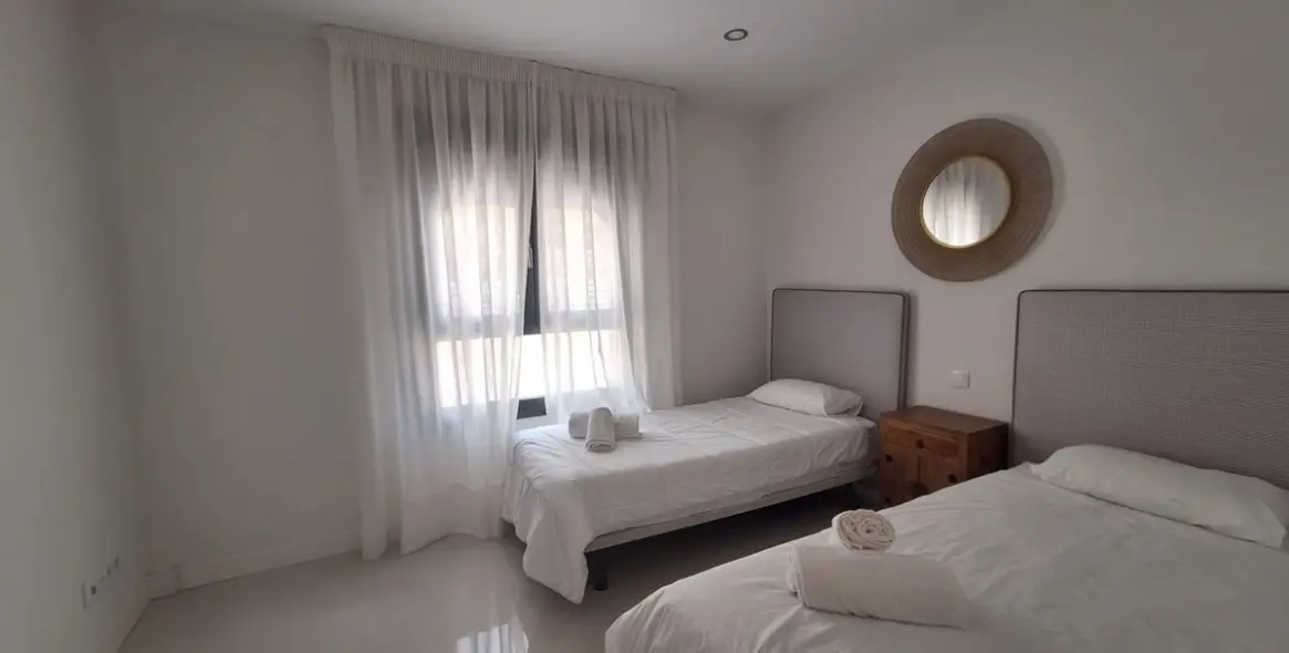 Продажа апартаментов на первом этаже в Manilva 7