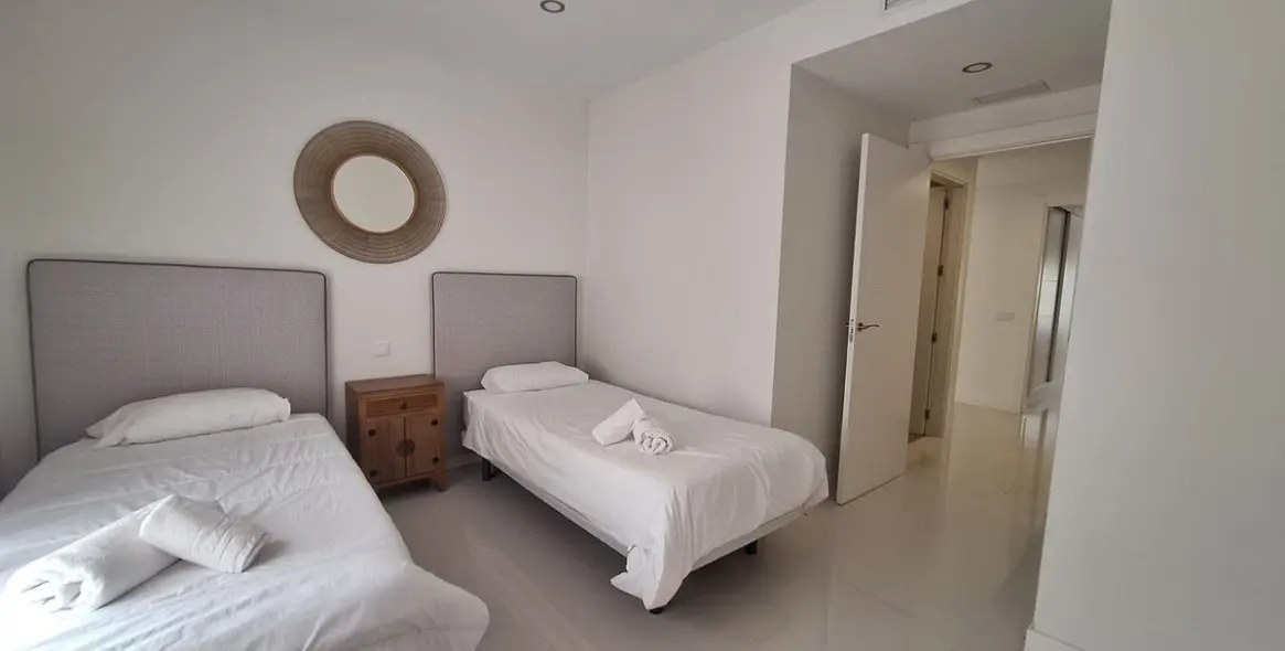 Продажа апартаментов на первом этаже в Manilva 20