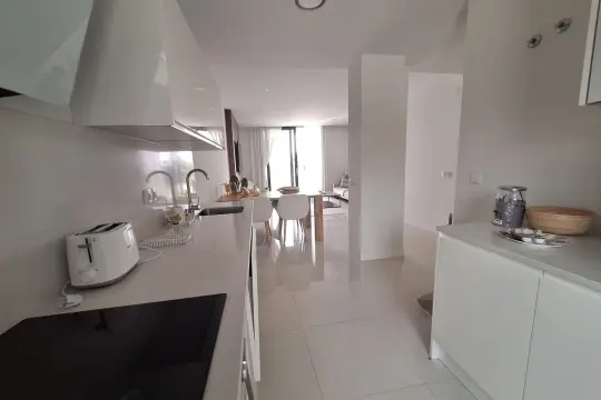Image 4 thumb