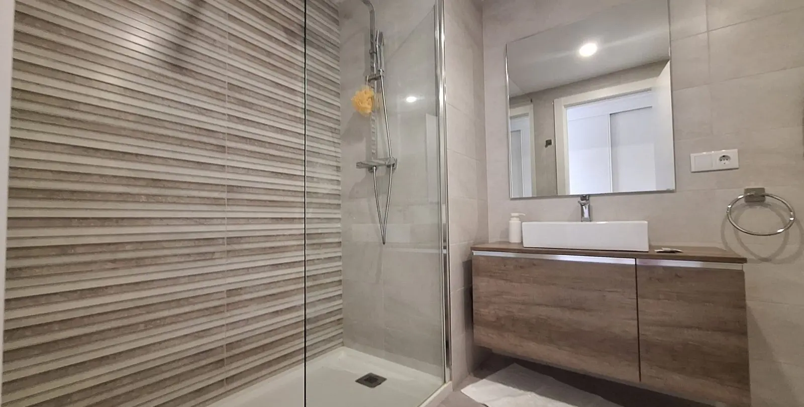 Sale of ground floor apartment in Manilva 6