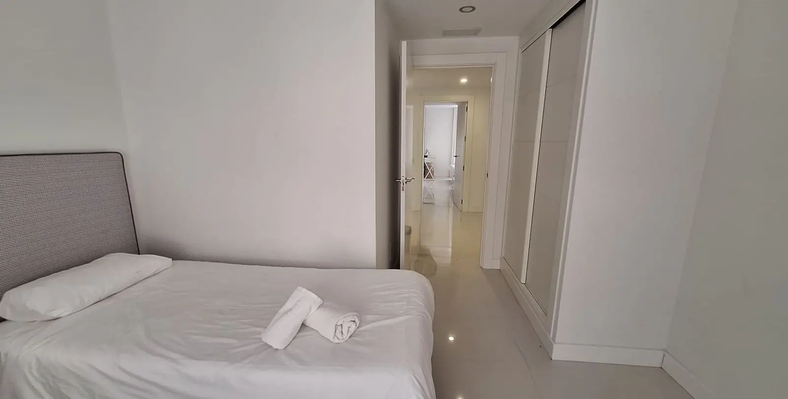 Sale of ground floor apartment in Manilva 19