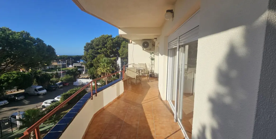 Sale of penthouse in Calypso 12