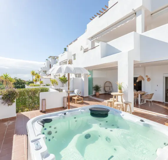 Апартаменты на первом этаже R5171143